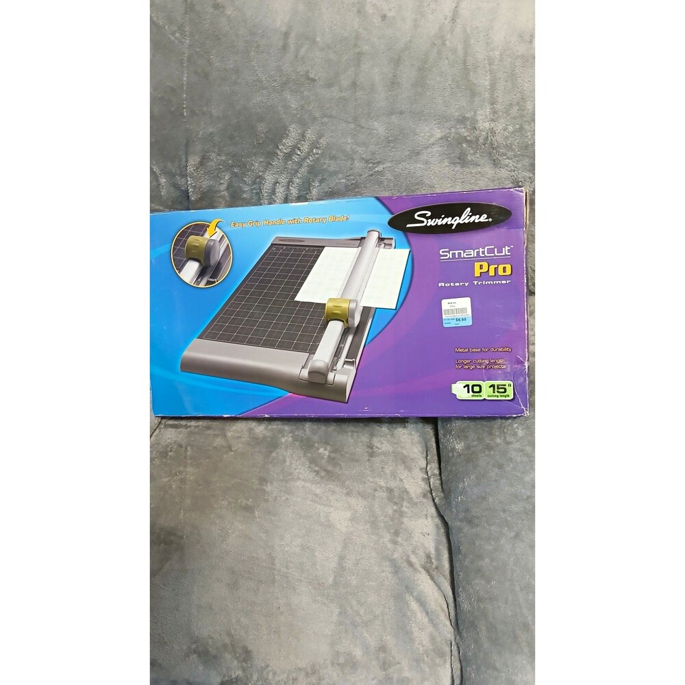 Swingline SmartCut Pro Rotary Trimmer 9515, 15 in Cut, 10" x 15" Area Looks New